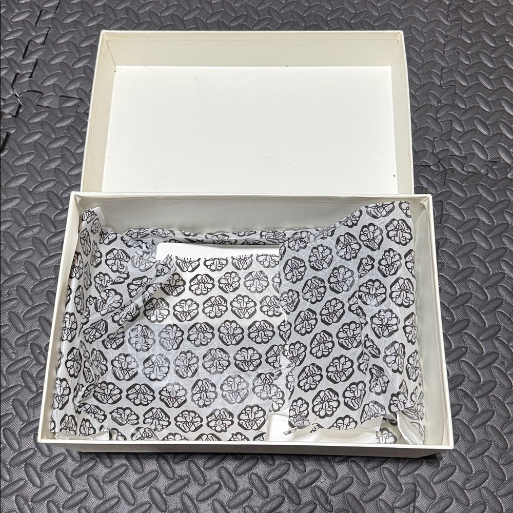 Alexander McQueen Shoe Box - Picture 4 of 4